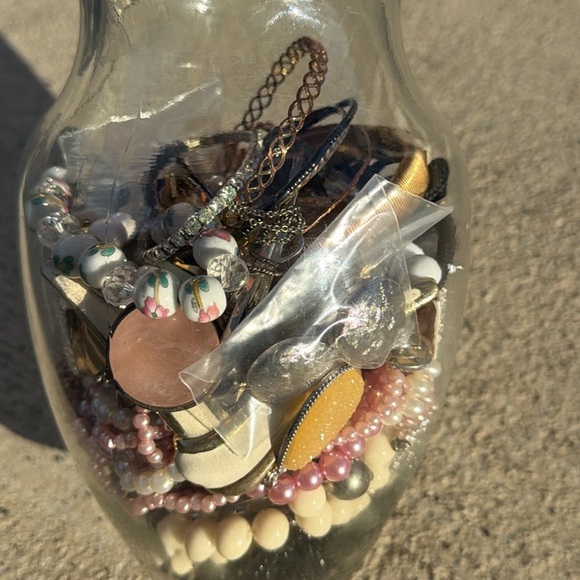 Mystery jewelry jar pieces in a Glass Vase. Unique pieces! - Picture 4 of 4